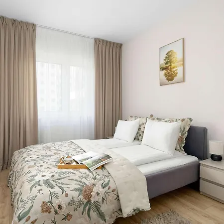 Functional With A Balcony And Parking Close To Spaces By Renters شقة بوزنان