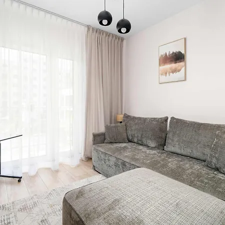 Functional With A Balcony And Parking Close To Spaces By Renters Apartman Poznań