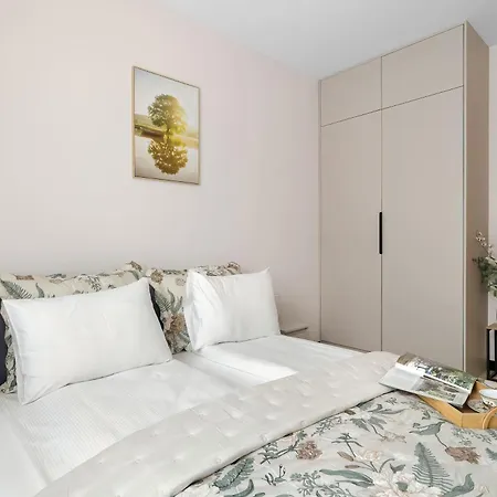 شقة Functional With A Balcony And Parking Close To Spaces By Renters