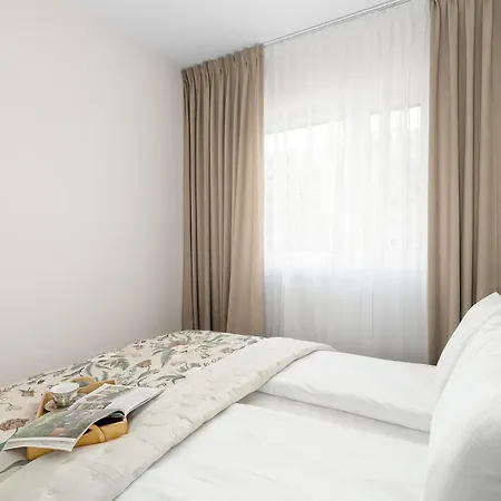 Apartman Functional With A Balcony And Parking Close To Spaces By Renters *