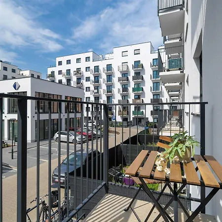 شقة Functional With A Balcony And Parking Close To Spaces By Renters *