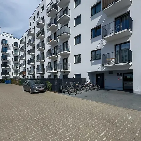 Apartman Functional With A Balcony And Parking Close To Spaces By Renters *